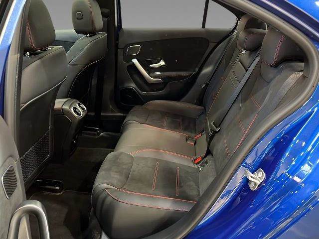 Mercedes-Benz A 250 4MATIC AMG Line