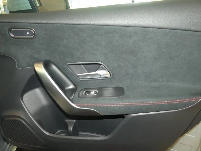 Mercedes-Benz A 200 AMG Line Hatchback