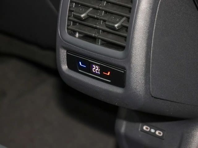 Volkswagen T-Roc 1.5 eTSI DSG R-Line