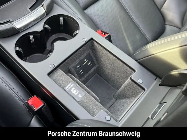 Porsche Macan BOSE Luftfederung 20-Zoll Panoramadach LED