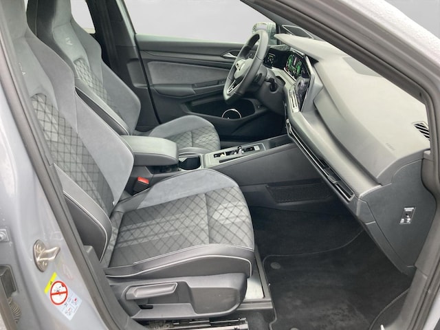 Volkswagen Golf 1.5 eTSI DSG R-Line Variant