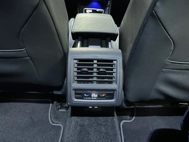 Volkswagen Golf 1.5 eTSI DSG Plus R-Line