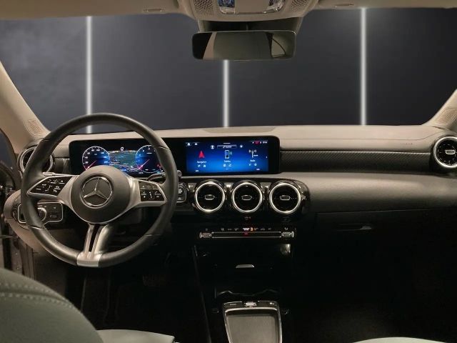 Mercedes-Benz CLA 180 Progressive