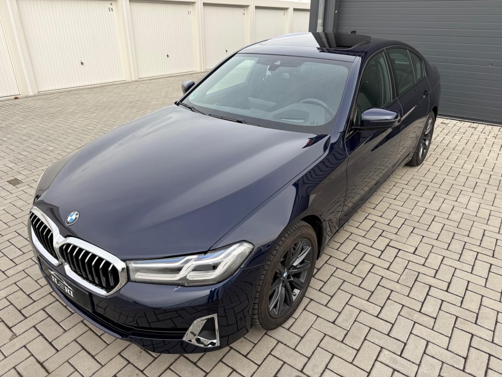 BMW 540 540i Luxury Line Sedan