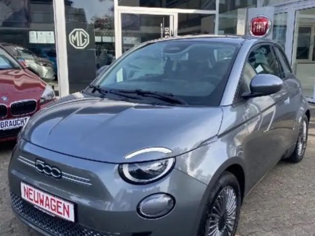 Fiat 500e 3+1, 42KWh, ab 399,- Euro monatlich*