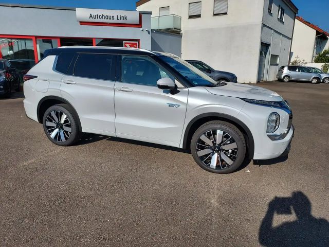 Mitsubishi Outlander 4WD PHEV