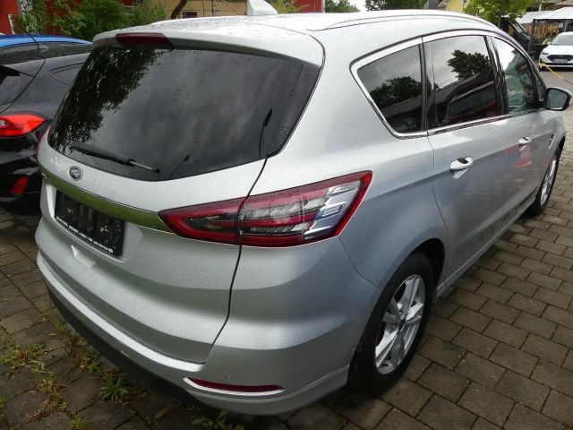 Ford S-Max Titanium