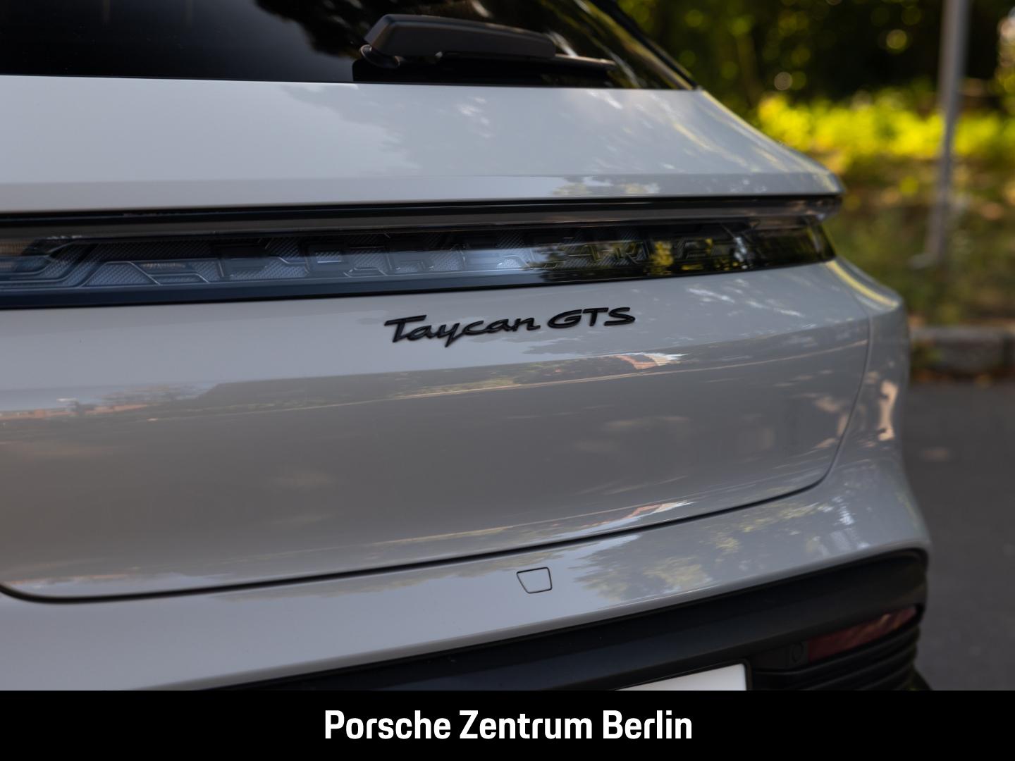 Porsche Taycan GTS Sport Turismo
