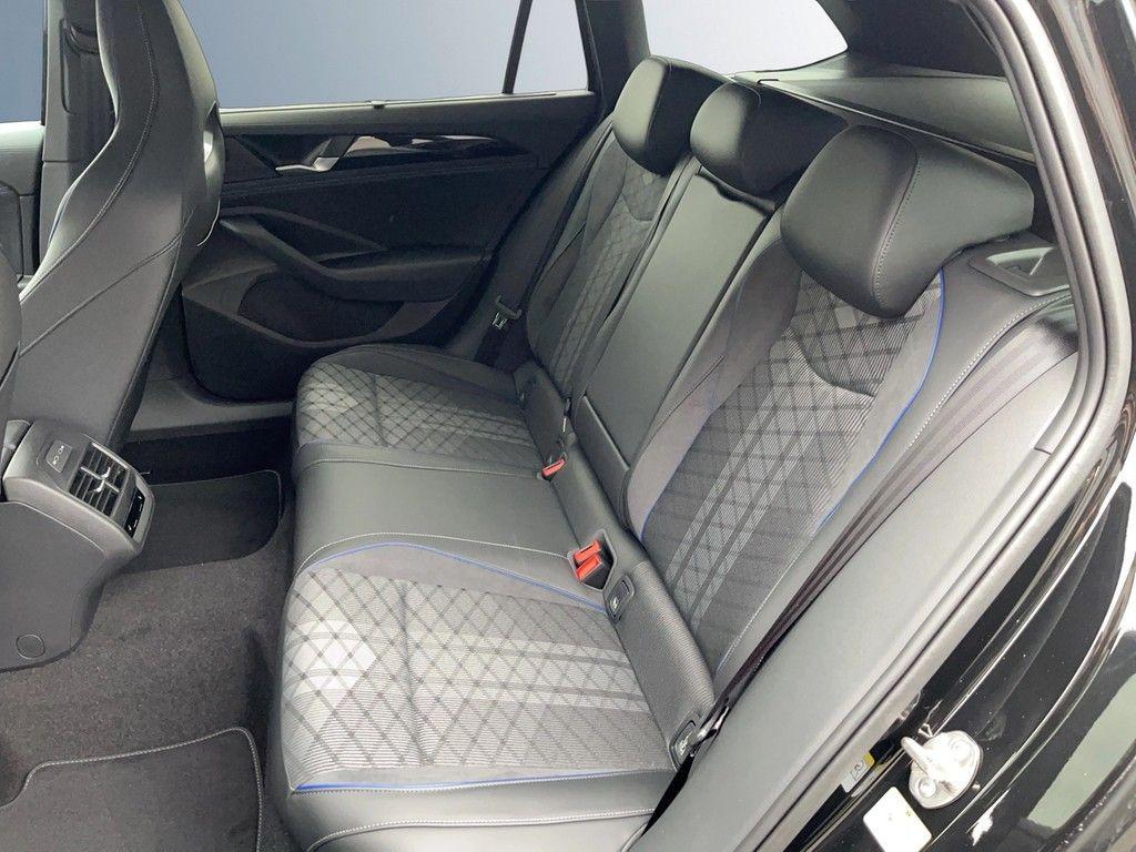 Volkswagen Passat R-Line eHybrid