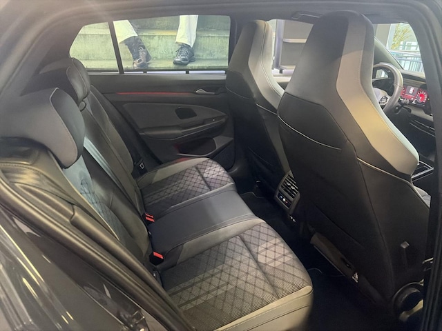 Volkswagen Golf 2.0 TSI DSG R-Line