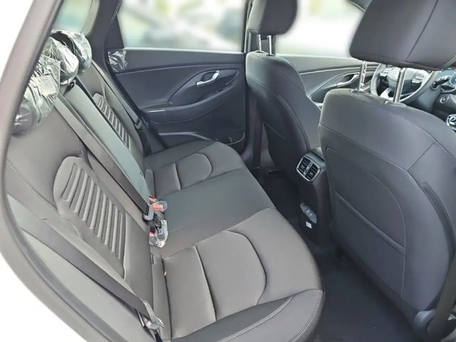 Hyundai i30 Advantage Hybrid T-GDi