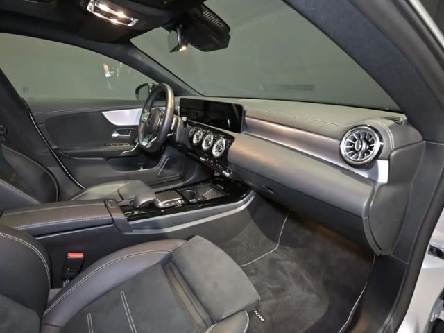 Mercedes-Benz CLA 200 AMG Line CLA 200 d Coupé