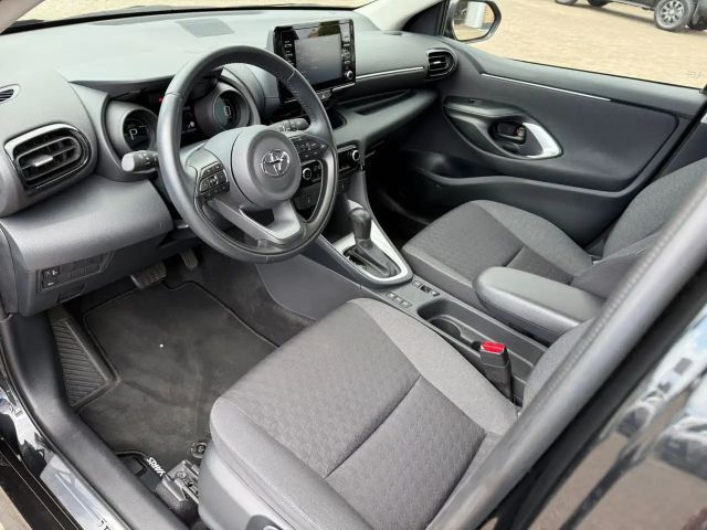 Toyota Yaris Hatchback Hybride Team D