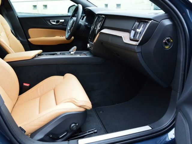 Volvo V60 Cross Country AWD Plus