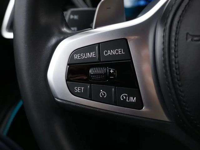 BMW 320 320e M-Sport Sedan