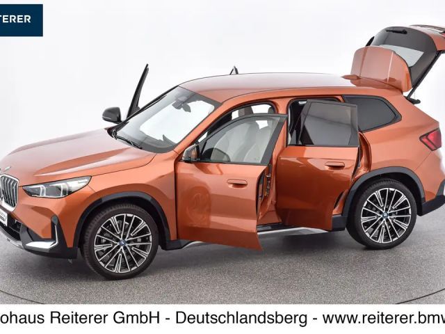BMW iX1 xDrive30