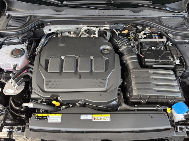 Volkswagen Golf DSG R-Line