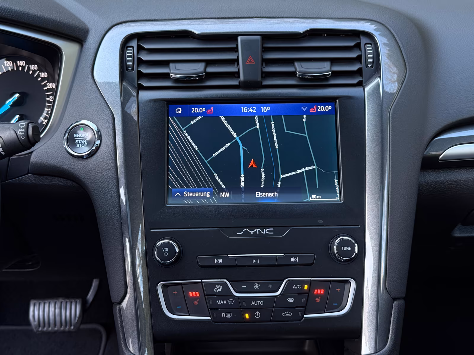 Ford Mondeo 2.0 Aut. LED+PANO+KAMERA+SHZ+NAVI+CARPLAY