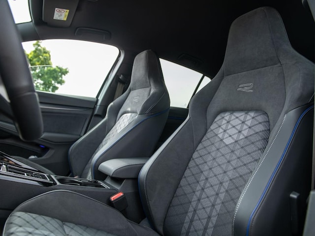 Volkswagen Golf Business DSG R-Line Style