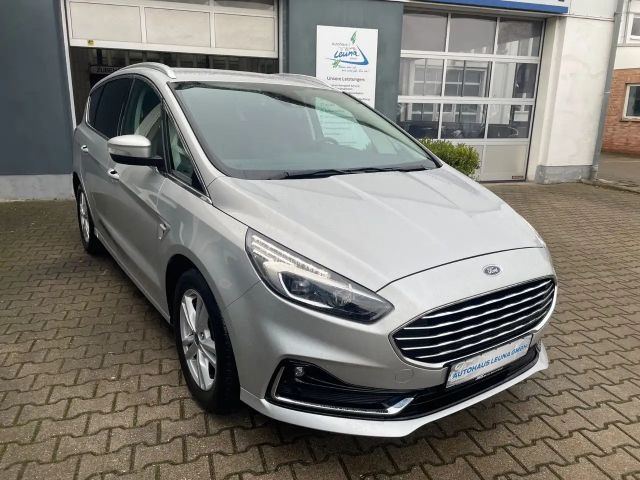 Ford S-Max Titanium
