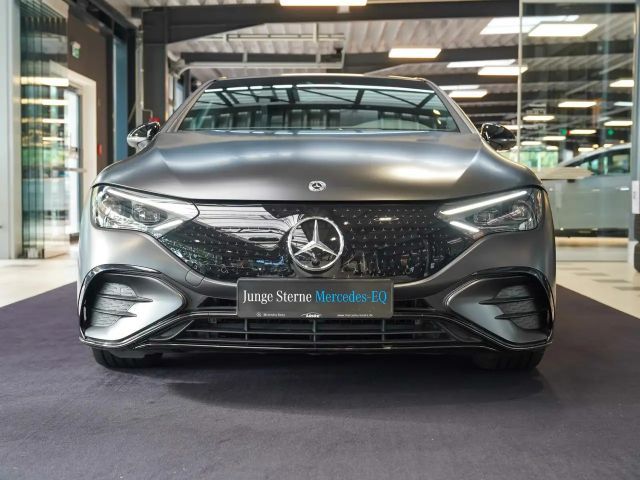 Mercedes-Benz EQE 300 AMG Line Sedan