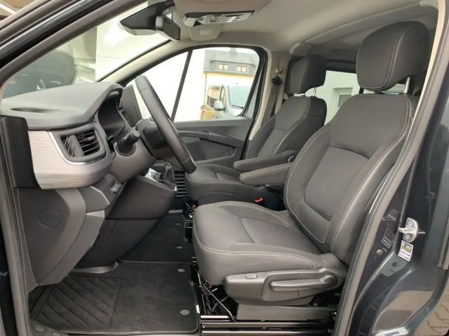 Renault Trafic Blue Grand Spaceclass