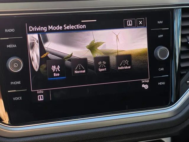 Volkswagen T-Roc Active