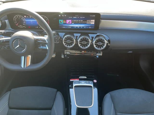 Mercedes-Benz CLA 200 AMG Line Shooting Brake