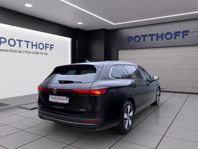 Volkswagen Passat 1.5 eTSI Business DSG Variant