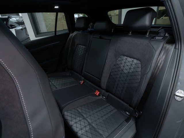 Volkswagen Golf DSG R-Line Style Variant