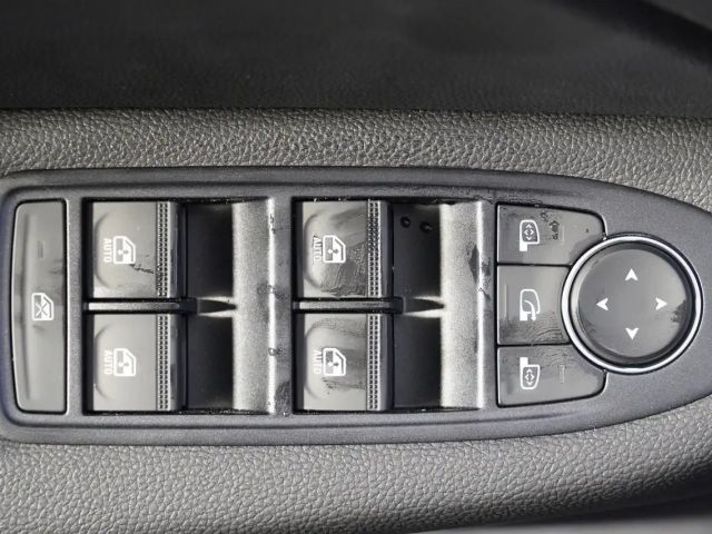 Mitsubishi Colt 1,0 MPI Turbo YUKI Invite C 25