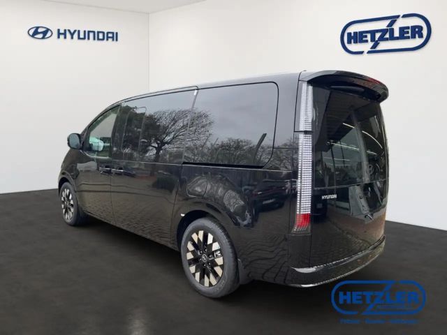 Hyundai Staria Signature