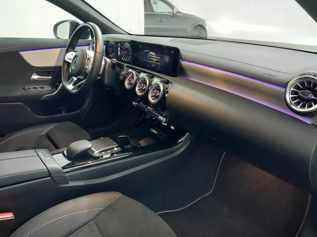 Mercedes-Benz CLA 200 AMG Line Shooting Brake