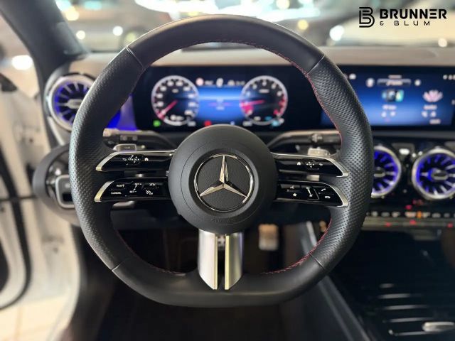 Mercedes-Benz A 220 4MATIC AMG Line