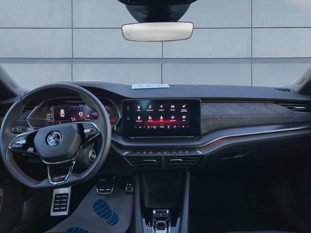 Skoda Octavia Lim. First Edition DSG HUD ACC MASSAGE