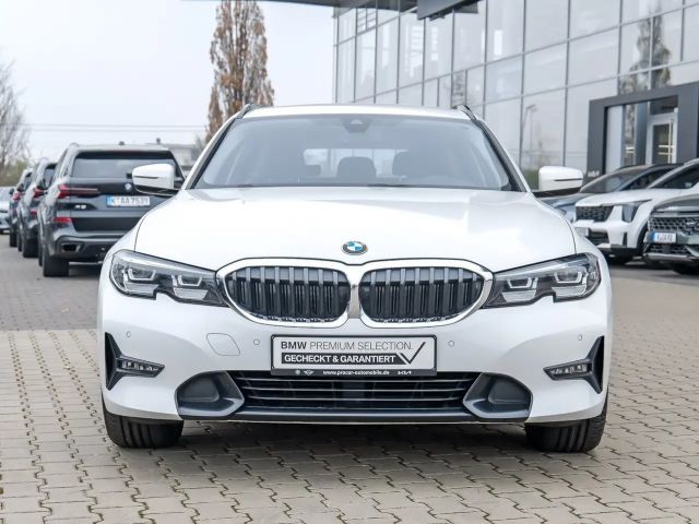 BMW 330 330e xDrive