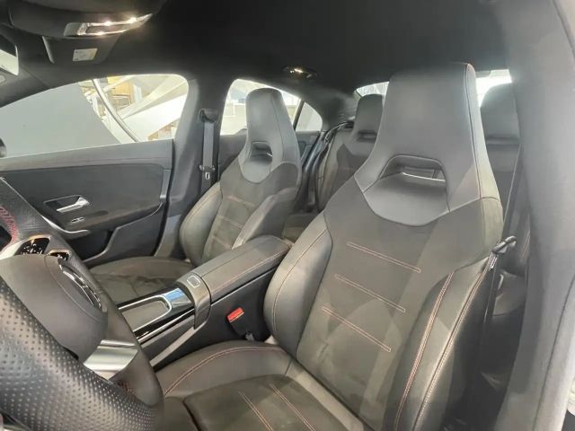 Mercedes-Benz CLA 200 AMG Line Coupé