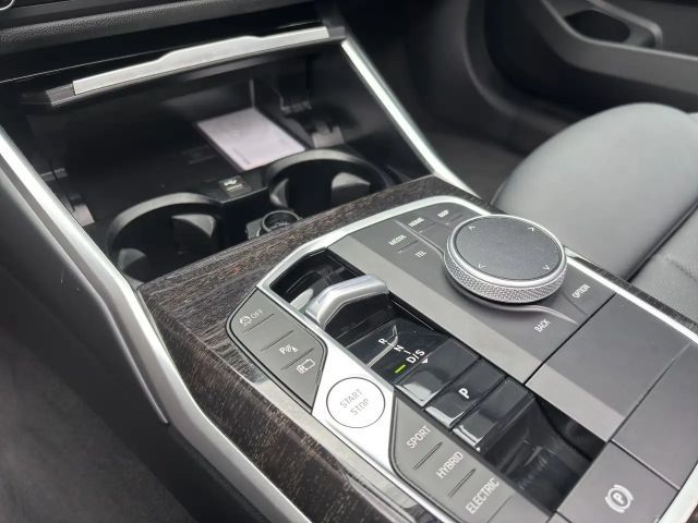 BMW 330 330e M-Sport Touring xDrive