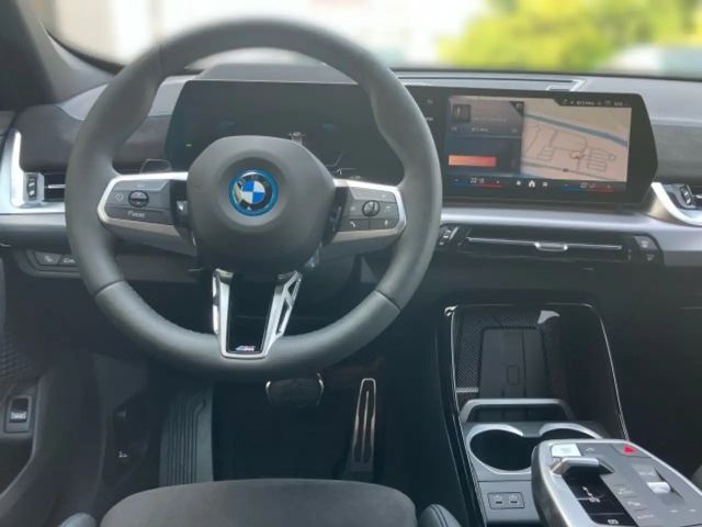 BMW iX1 xDrive30
