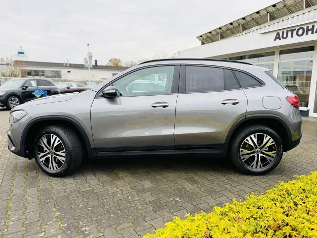 Mercedes-Benz GLA 180 Progressive