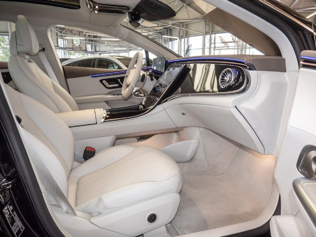 Mercedes-Benz EQE 350 Sedan