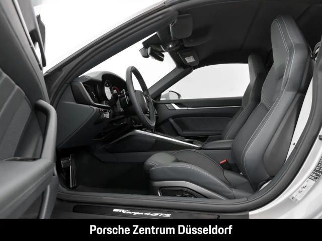 Porsche 992 4 Coupé GTS Targa