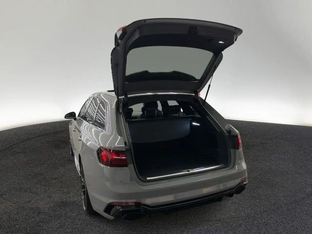 Audi RS4 tiptr. NAVI 360°K PANO HUD MATRIX VIR