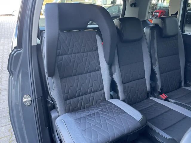 Volkswagen Touran DSG R-Line