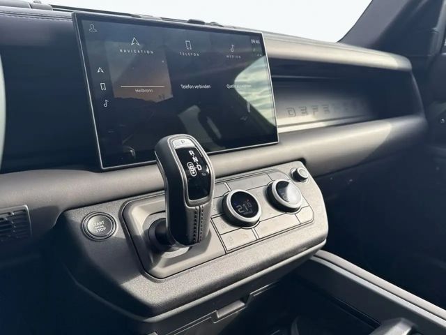 Land Rover Defender 110 D300 Dynamic HSE