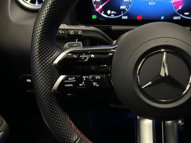 Mercedes-Benz GLA 200 AMG Line