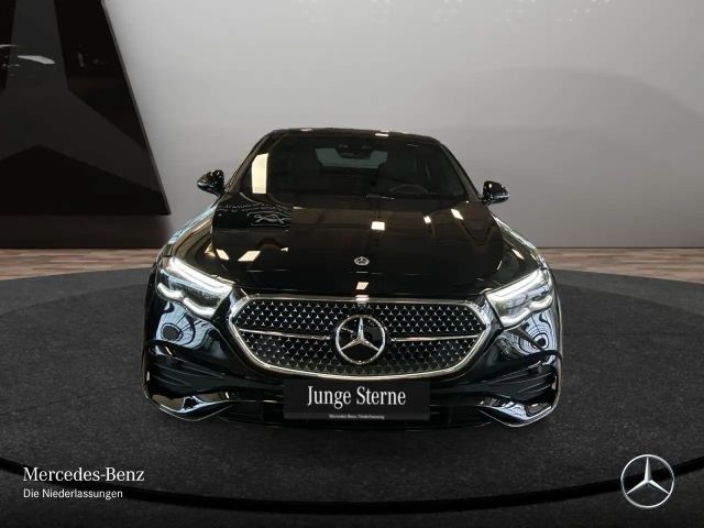 Mercedes-Benz E 200 AMG Line Sedan