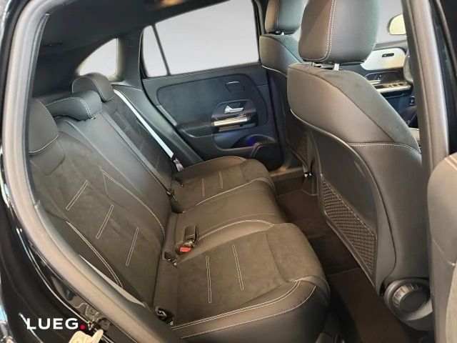 Mercedes-Benz GLA 200 Distronic Night SpurW 360 ACC AHK AUT LM