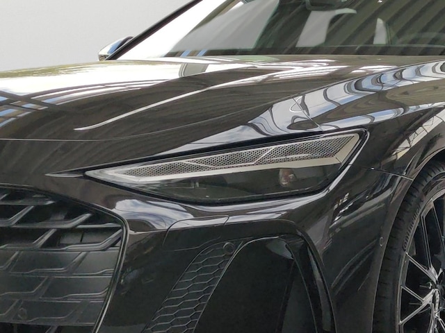 Audi A6 Avant Quattro S-Tronic