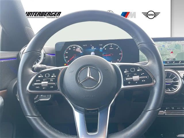 Mercedes-Benz CLA 180 Shooting Brake